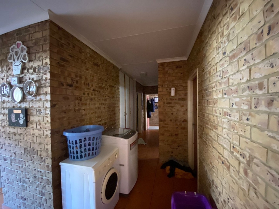 10 Bedroom Property for Sale in Orkney North West